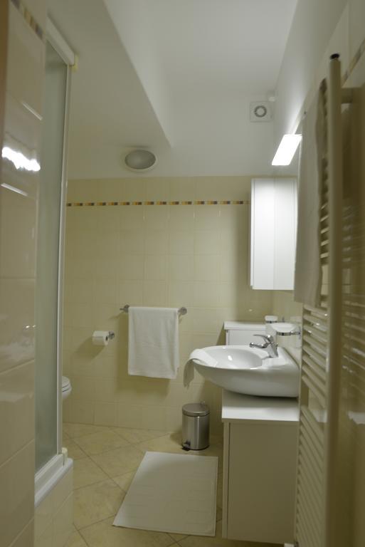 Residenza Cece' Apartment Леко Стая снимка