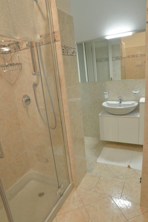 Residenza Cece' Apartment Леко Стая снимка
